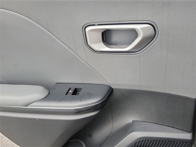 New 2025 Kia K4 LXS image 13