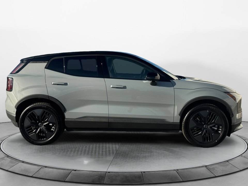 New 2026 Volvo EX30 Cross Country Ultra image 8