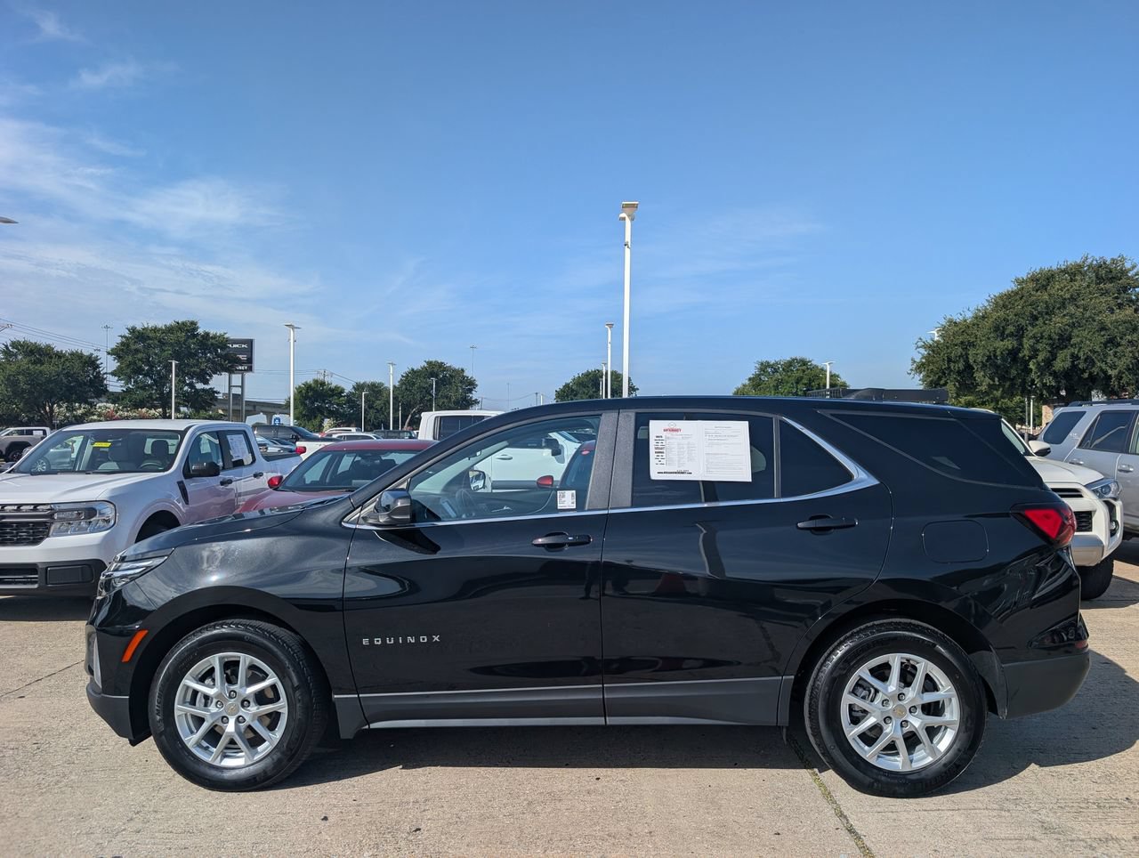 Used 2024 Chevrolet Equinox LT FWD image 3