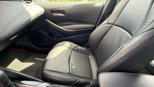 Used 2023 Toyota Corolla SE w/ SE Package image 23