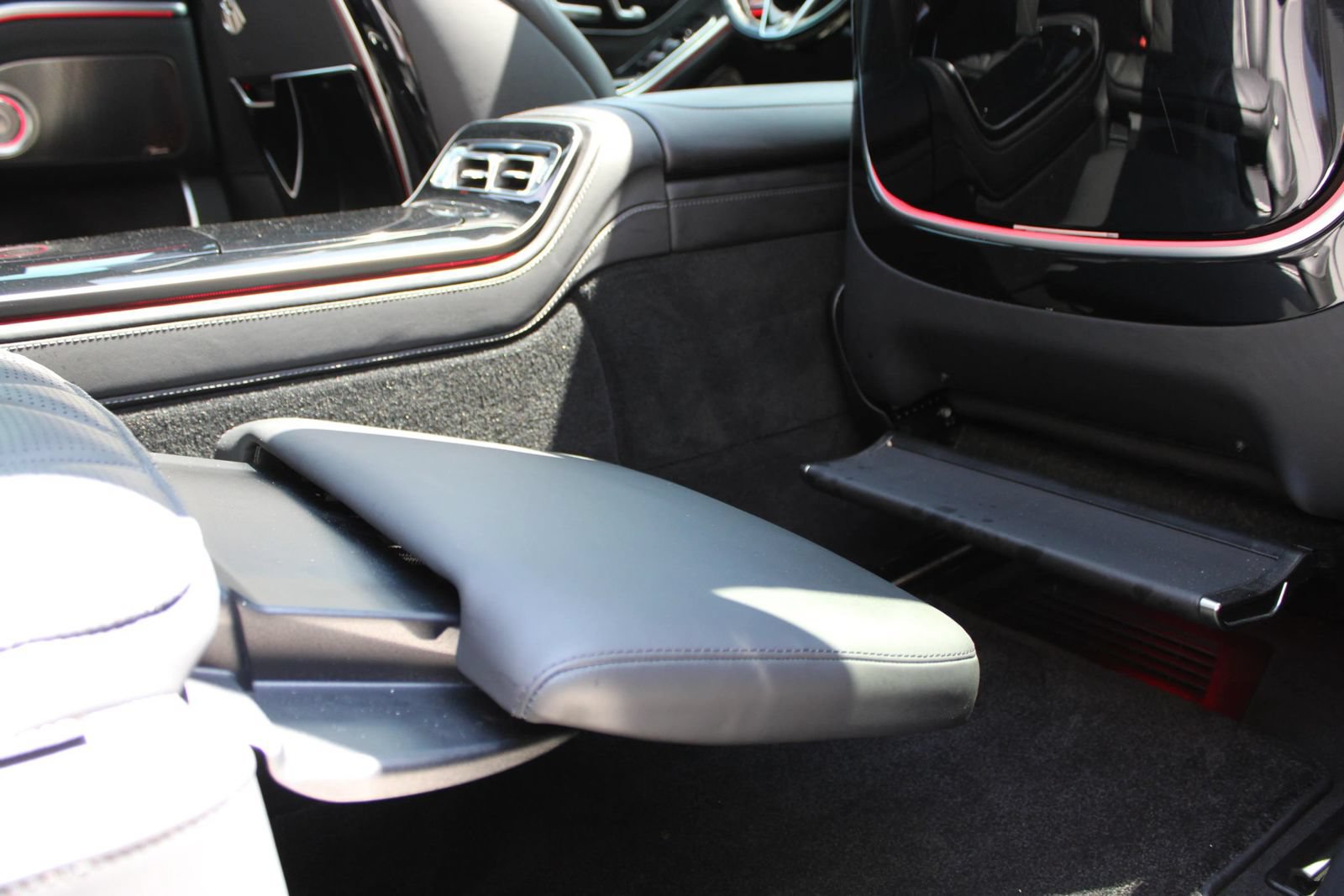 Used 2024 Mercedes-Benz Maybach S 580 4MATIC image 49