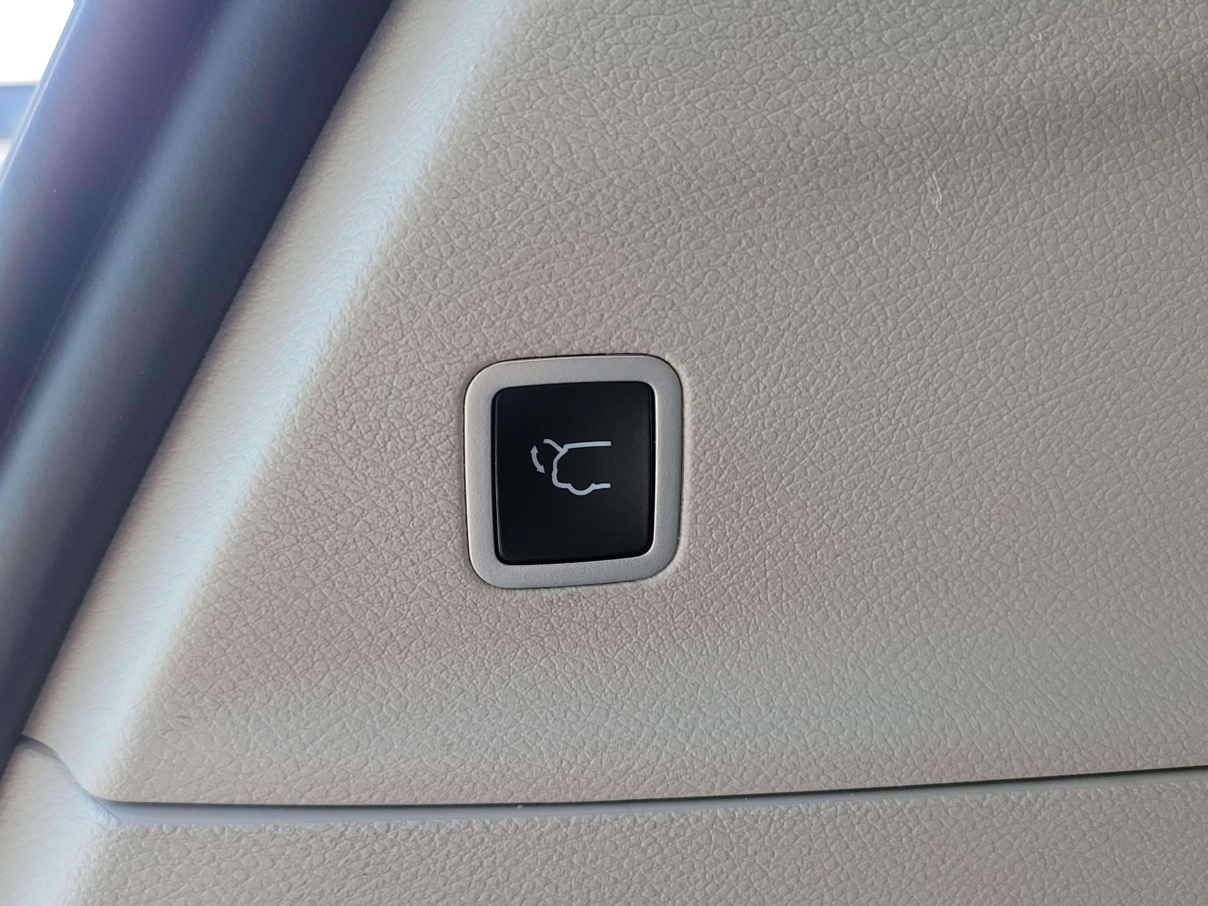 Used 2023 Chrysler Pacifica Limited FWD image 12