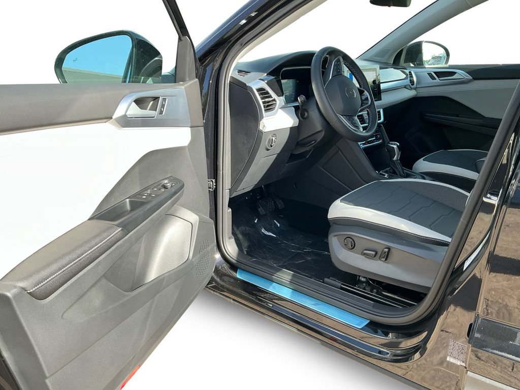 New 2026 Volkswagen Taos SE FWD image 22