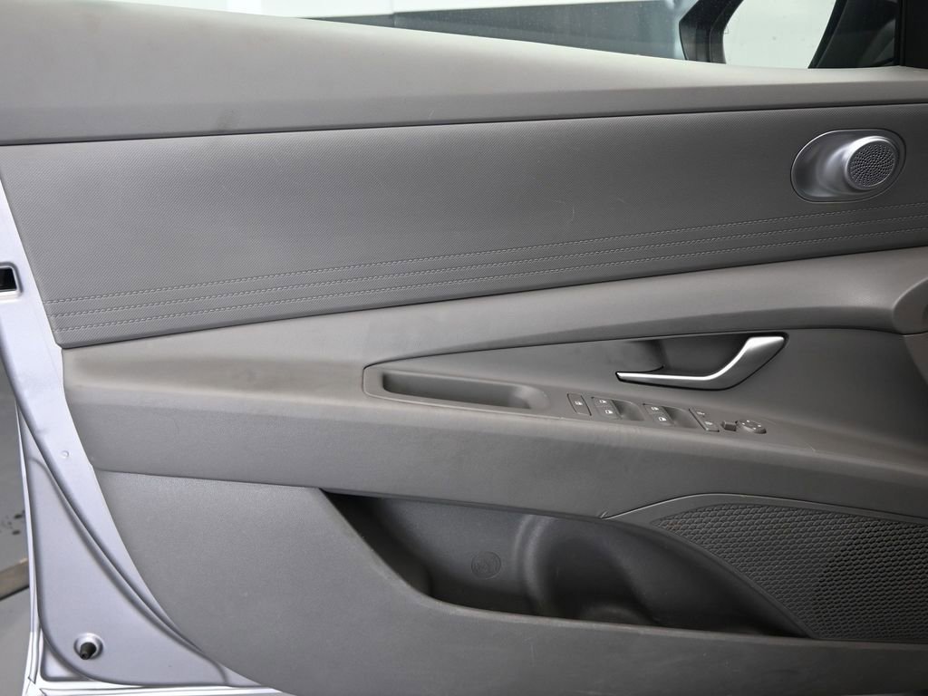 Used 2024 Hyundai Elantra SEL image 20