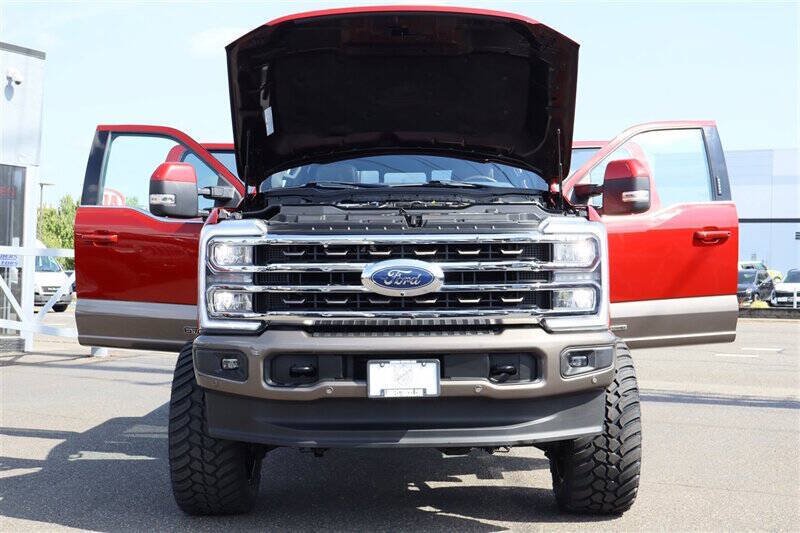 Used 2023 Ford F350 King Ranch w/ FX4 Off-Road Package AWD/4WD image 45