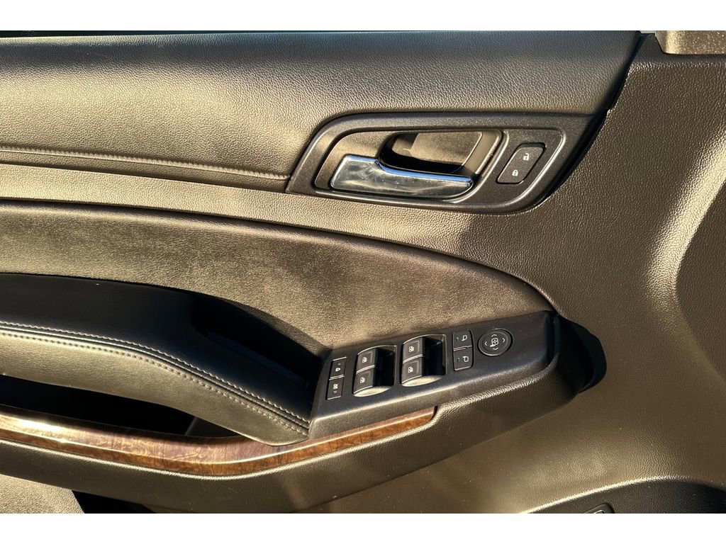 Used 2019 Chevrolet Suburban LT image 13