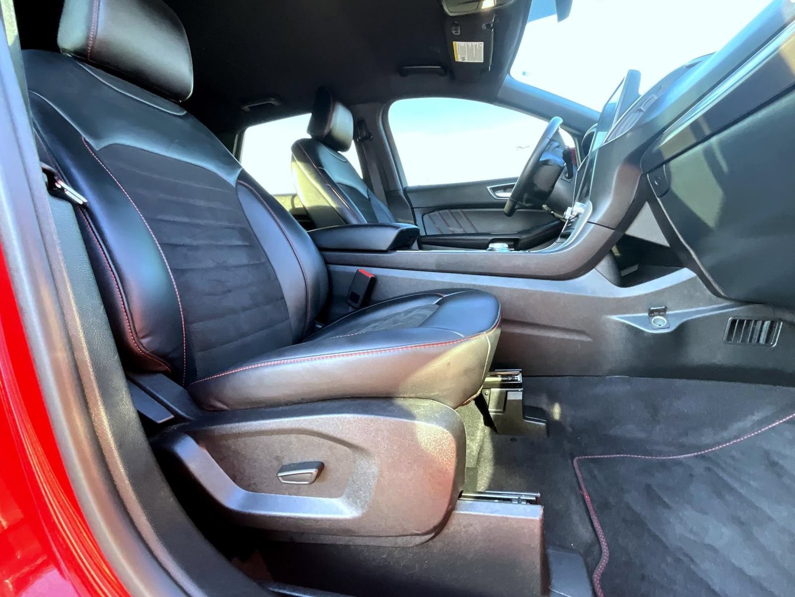 Used 2024 Ford Edge ST-Line AWD/4WD image 18