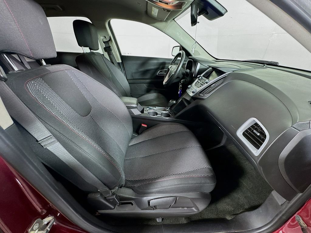 Used 2017 Chevrolet Equinox LT w/ Convenience Package image 32