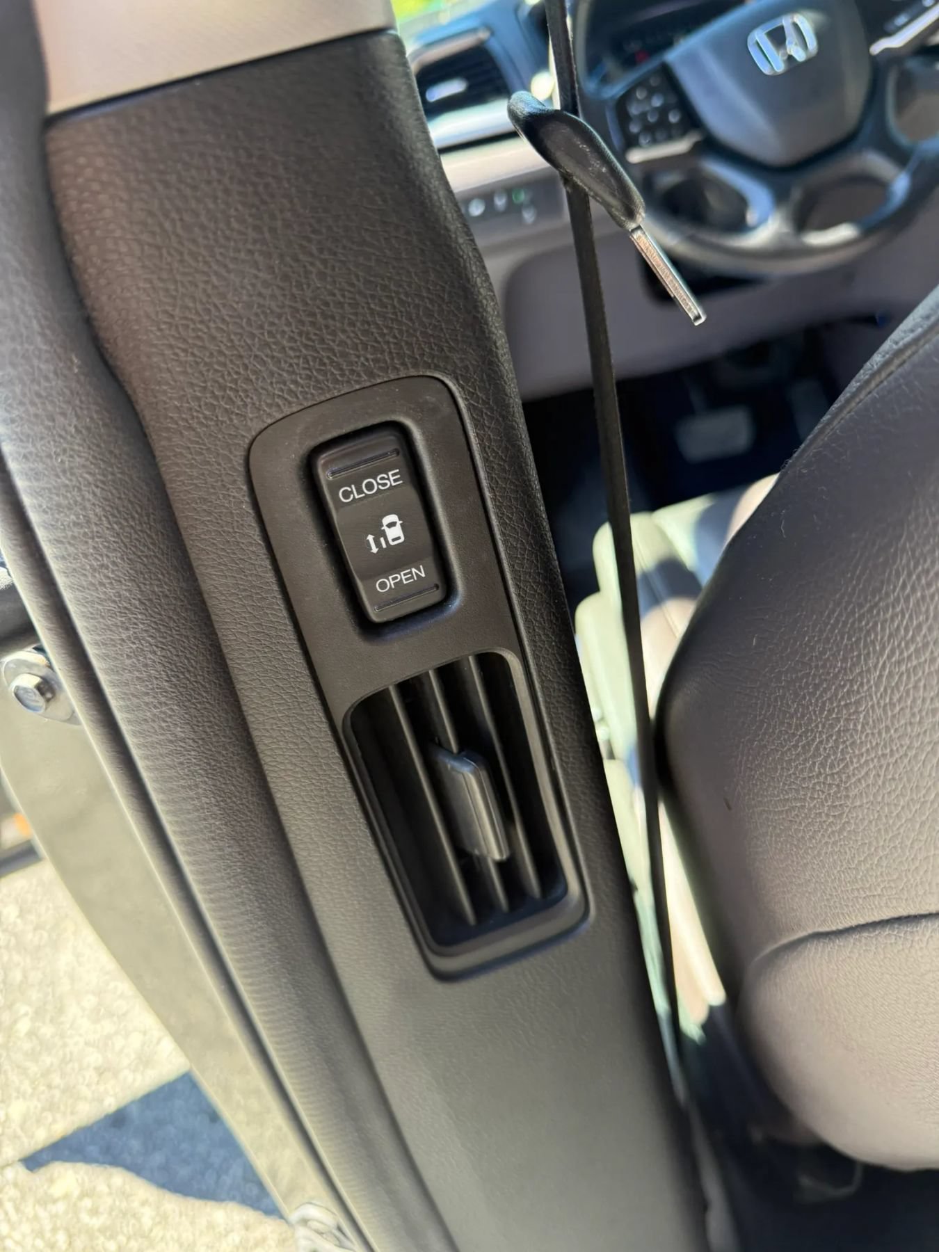 Used 2018 Honda Odyssey EX-L image 13