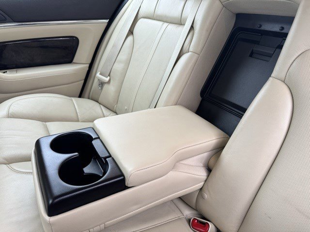 Used 2014 Lincoln MKS AWD w/ Equipment Group 101A image 33