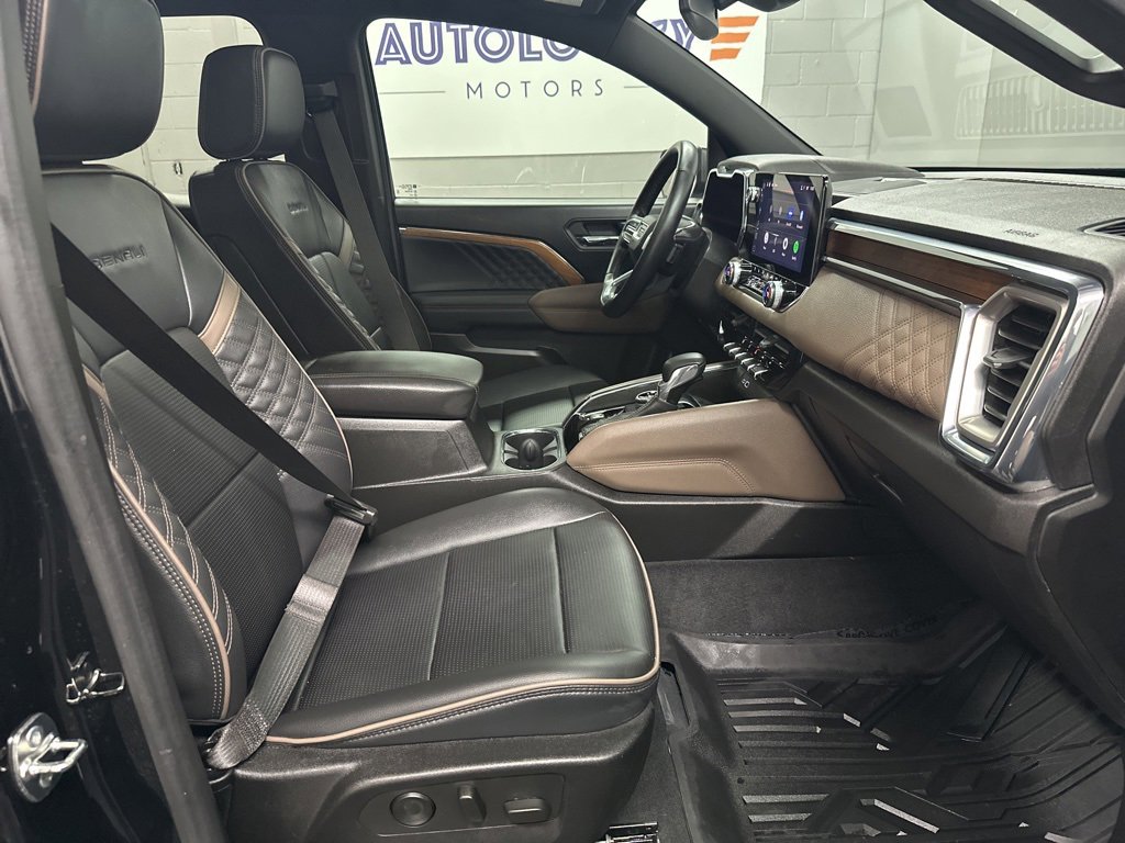 Used 2024 GMC Canyon Denali image 20