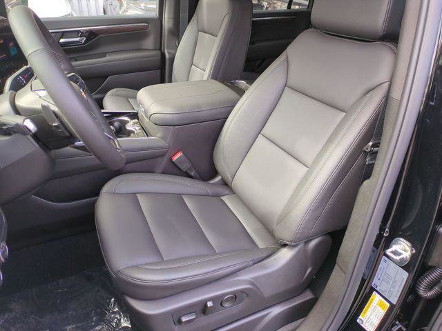 New 2026 Chevrolet Suburban LT image 12