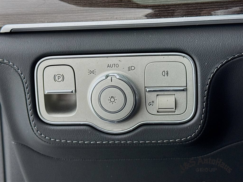 Used 2024 Mercedes-Benz GLS 63 AMG 4MATIC image 10