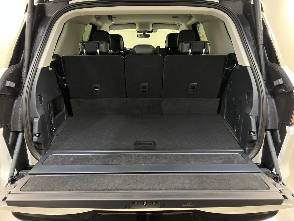 Used 2026 Lincoln Navigator Premiere AWD/4WD image 39