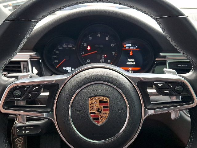 Used 2018 Porsche Macan Sport Edition AWD/4WD image 22