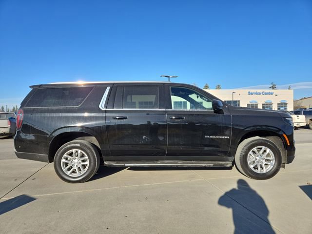 Used 2025 Chevrolet Suburban LT image 13