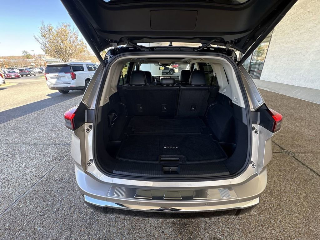 Used 2025 Nissan Rogue Platinum w/ Platinum Premium Package image 27