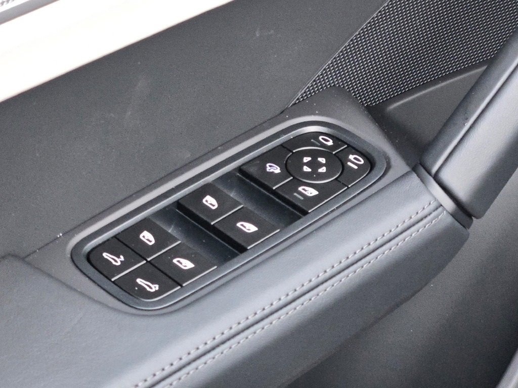 New 2026 Porsche Cayenne Coupe image 19