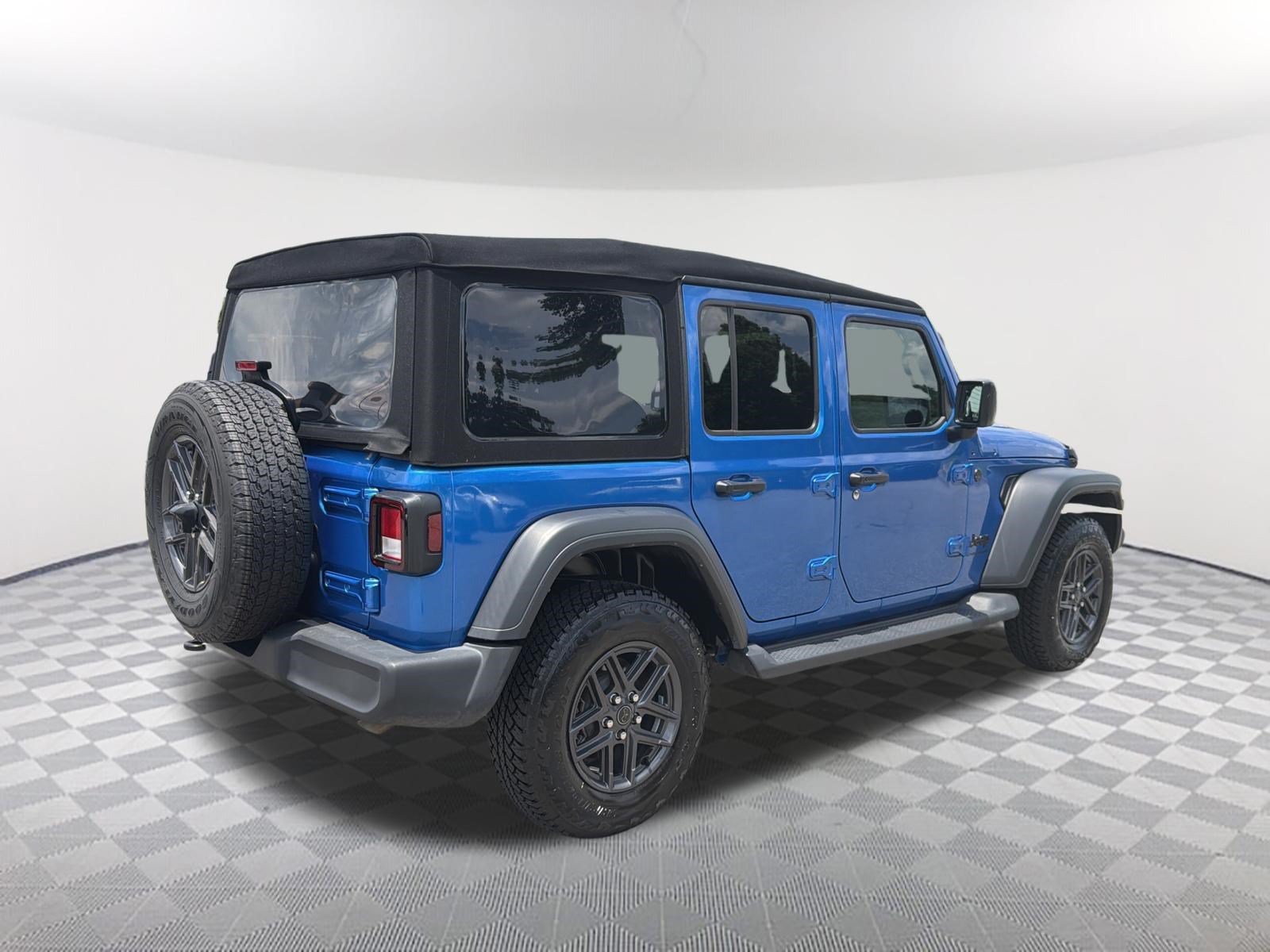 Used 2024 Jeep Wrangler Unlimited Sport AWD/4WD image 17