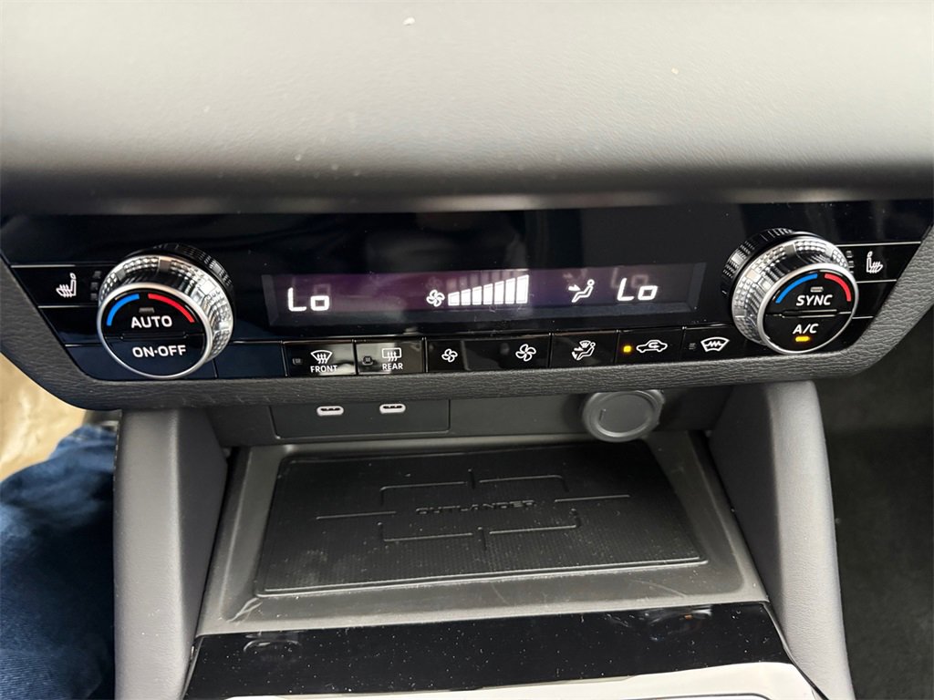 New 2026 Mitsubishi Outlander ES image 32