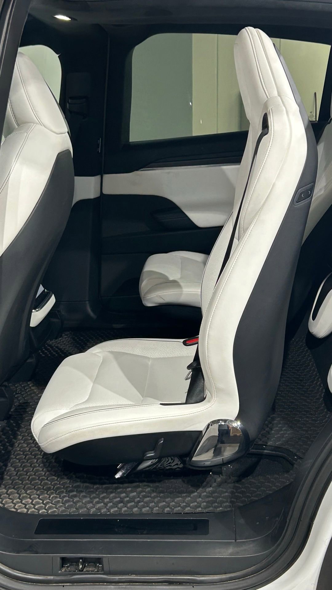 Used 2023 Tesla Model X Plaid image 44