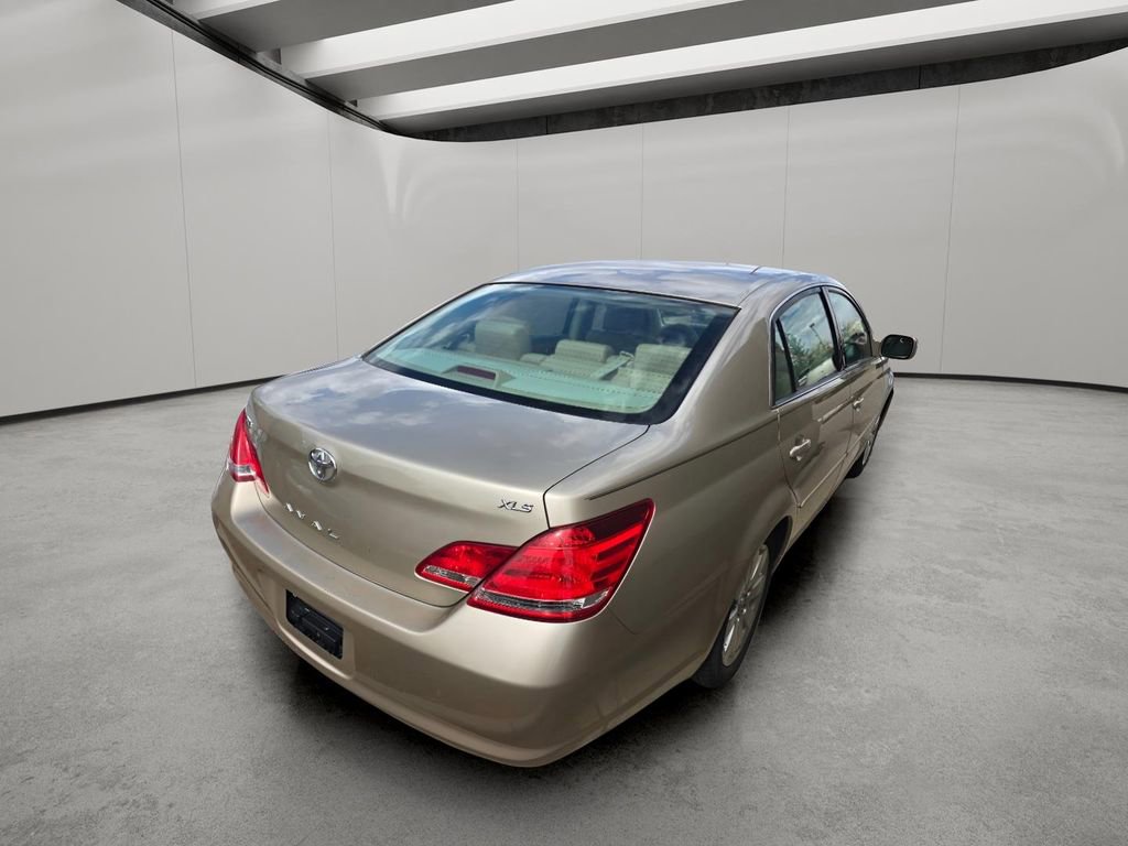 Used 2007 Toyota Avalon XLS image 5