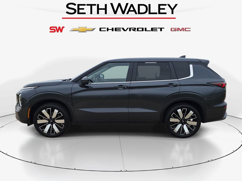 Used 2025 Mitsubishi Outlander SE AWD/4WD image 4