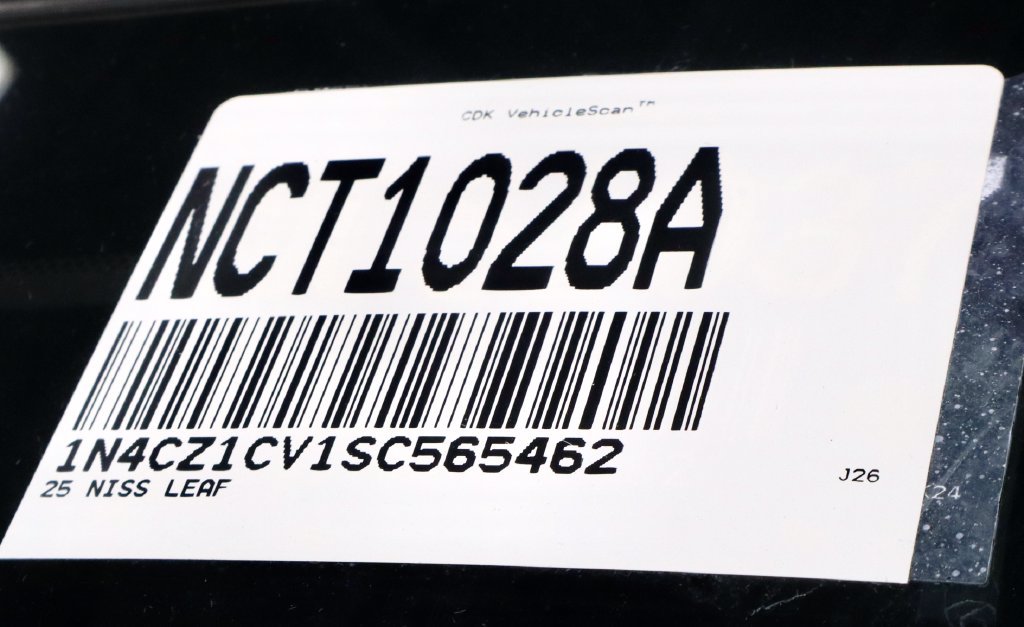 Certified 2025 Nissan Leaf SV Plus FWD image 30