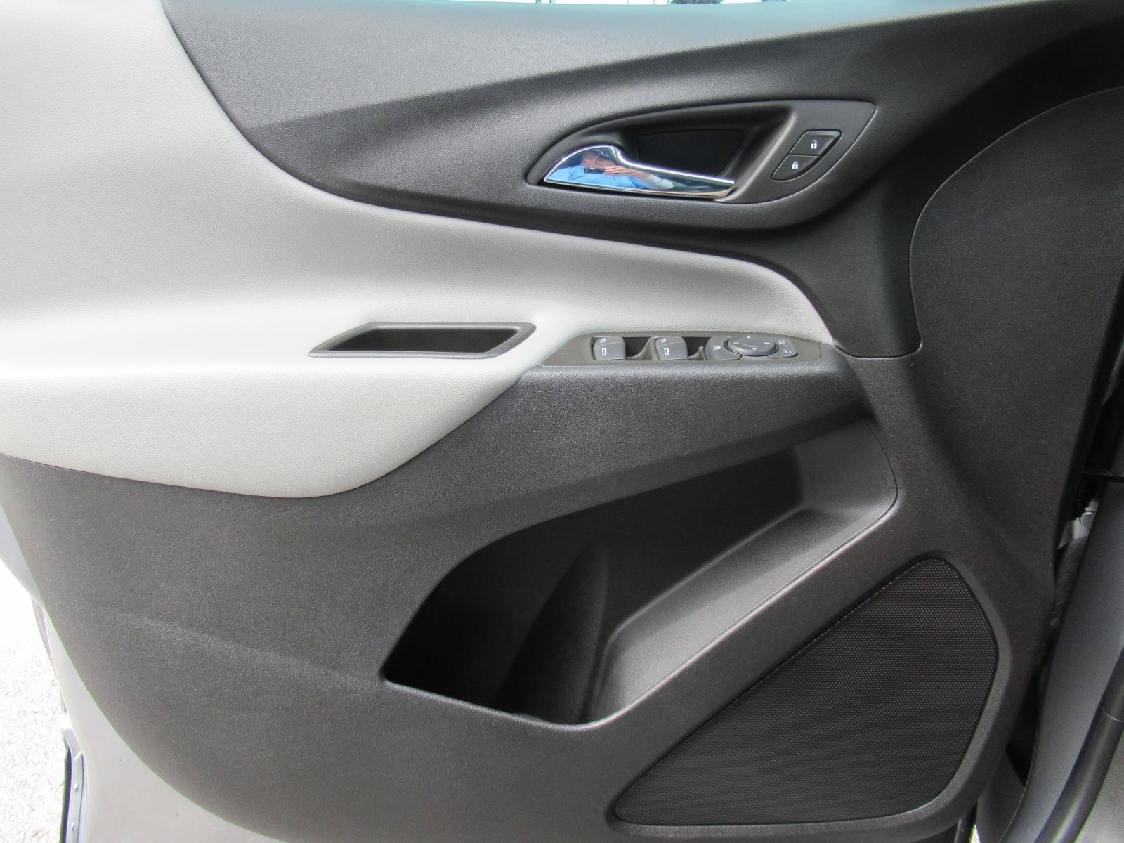 Used 2024 Chevrolet Equinox LS w/ LS Convenience Package FWD image 19