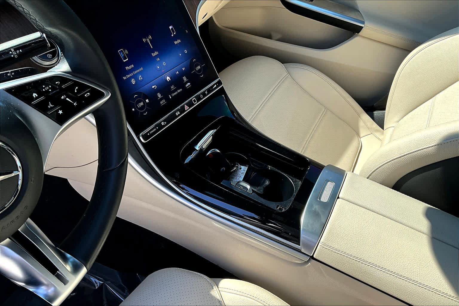 Used 2024 Mercedes-Benz C 300 Sedan image 16