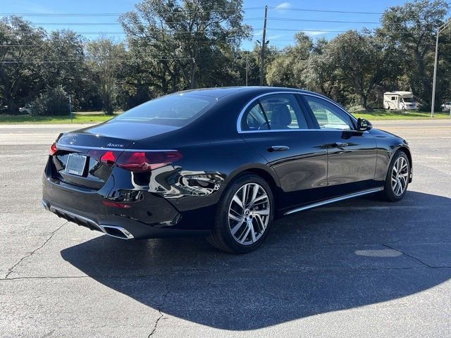 Used 2024 Mercedes-Benz E 350 4MATIC Sedan image 5