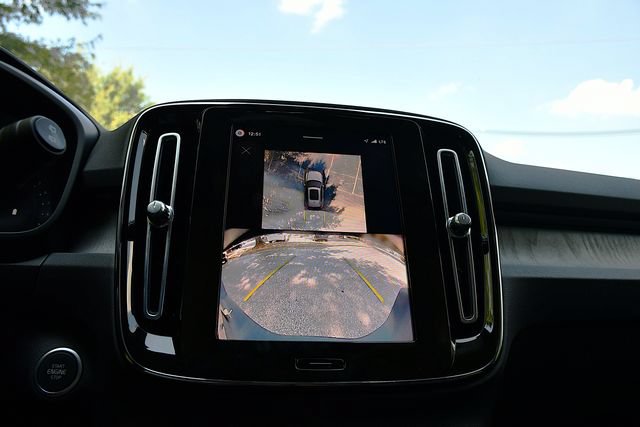 Certified 2026 Volvo XC40 B5 Plus AWD/4WD image 14