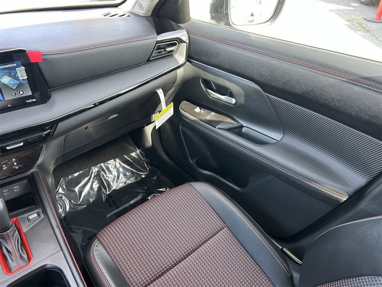 New 2026 Nissan Kicks SR FWD image 19