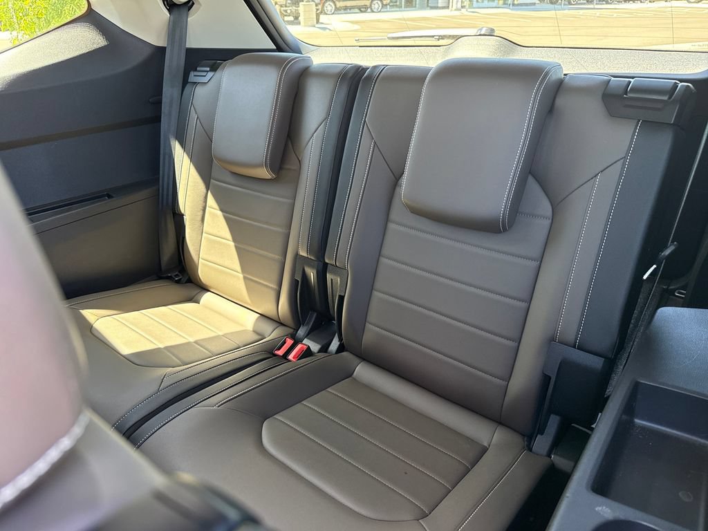 Used 2024 Volkswagen Atlas SEL AWD/4WD image 26
