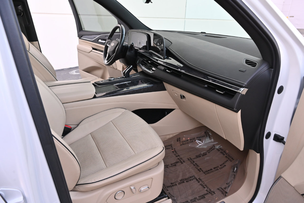 Used 2021 Cadillac Escalade Premium Luxury image 13
