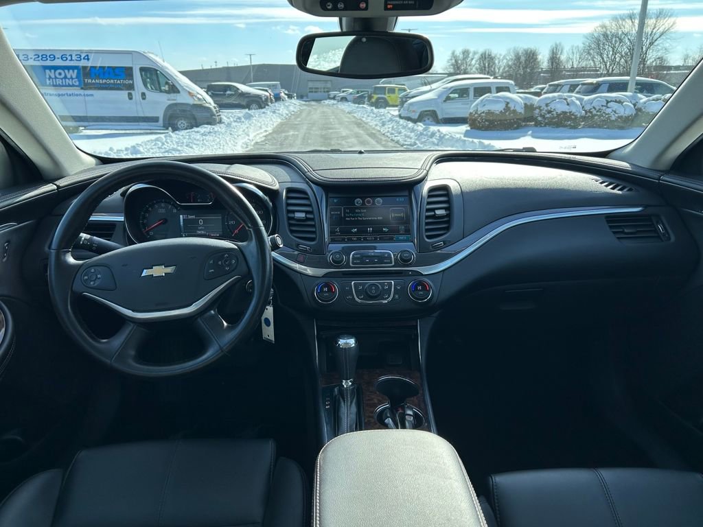 Used 2014 Chevrolet Impala LT w/ Convenience Package image 9
