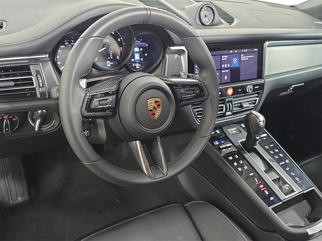 Certified 2025 Porsche Macan GTS image 4