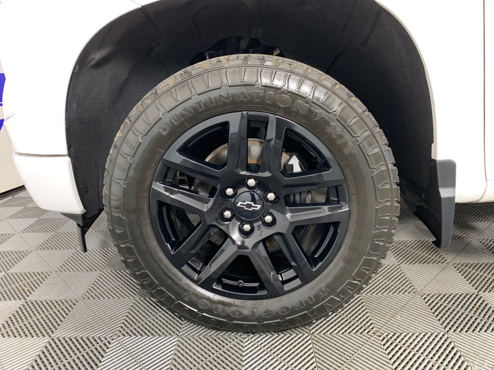 Used 2022 Chevrolet Silverado 1500 Custom w/ Rally Edition AWD/4WD image 9
