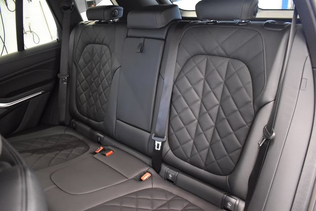 New 2026 BMW X5 xDrive40i w/ Premium Package AWD/4WD image 7
