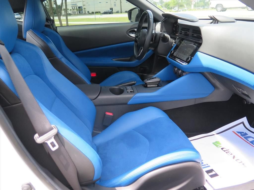 Used 2024 Nissan Z Performance w/ Floor Mat Package RWD image 15