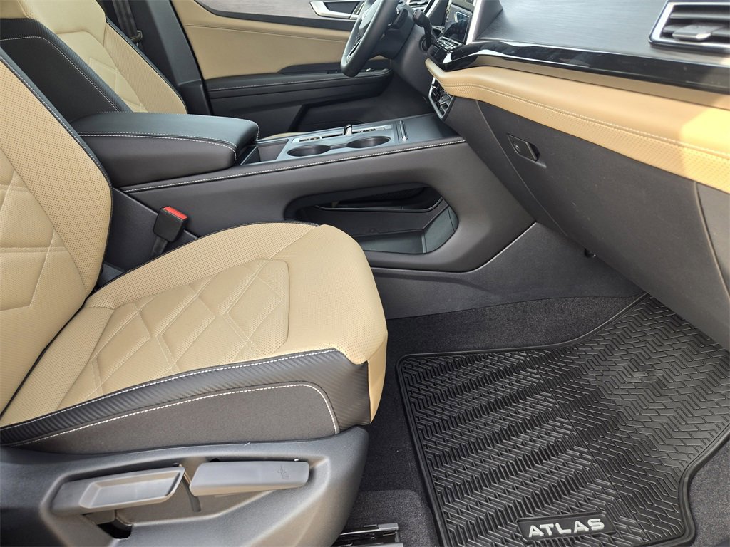 New 2026 Volkswagen Atlas Cross Sport SE image 12