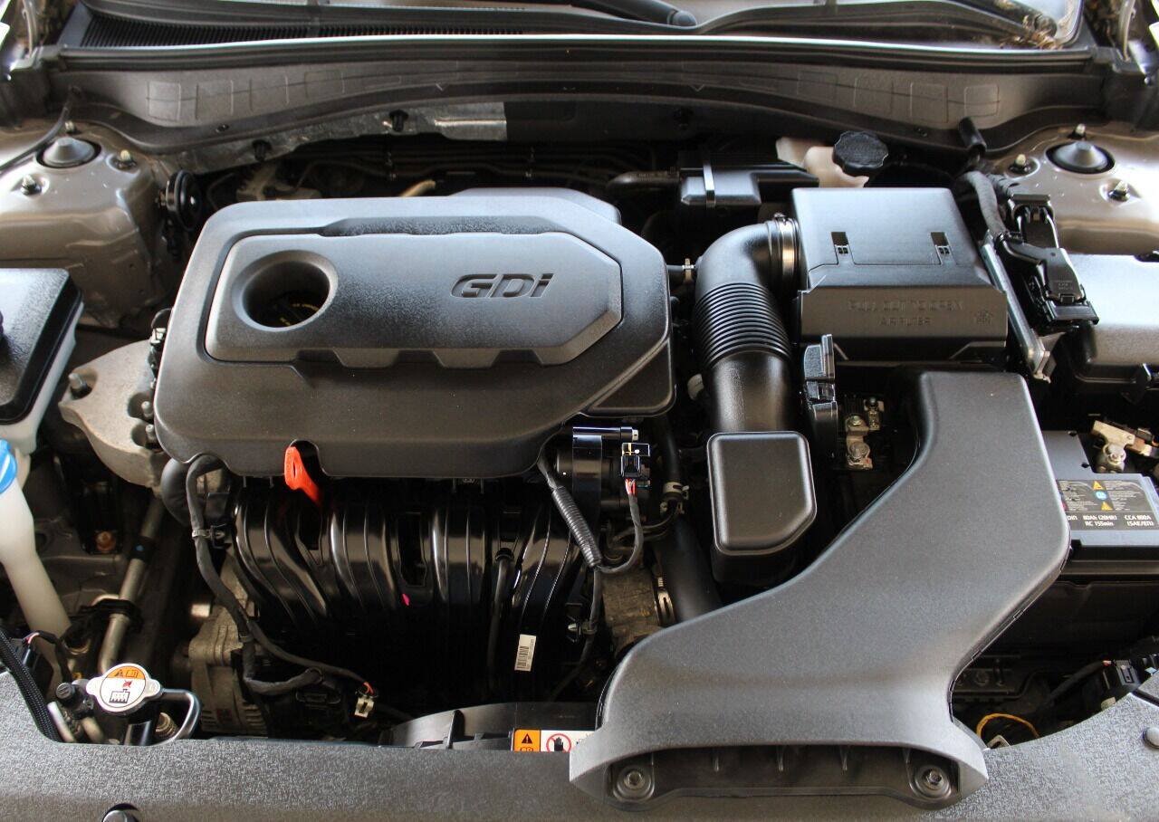 Used 2017 Kia Optima LX w/ Option Group 014 FWD image 8