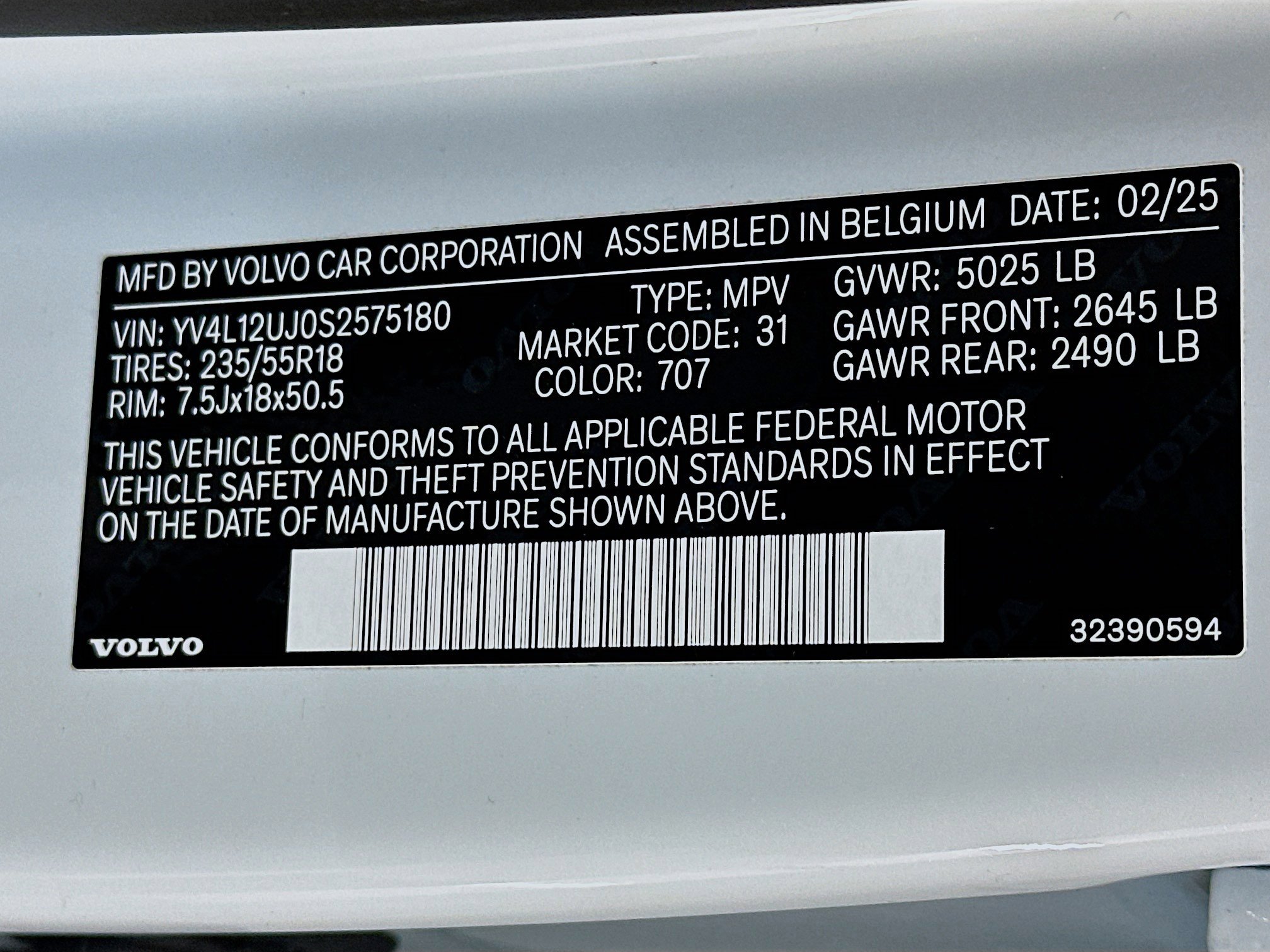 Used 2025 Volvo XC40 B5 Core image 12