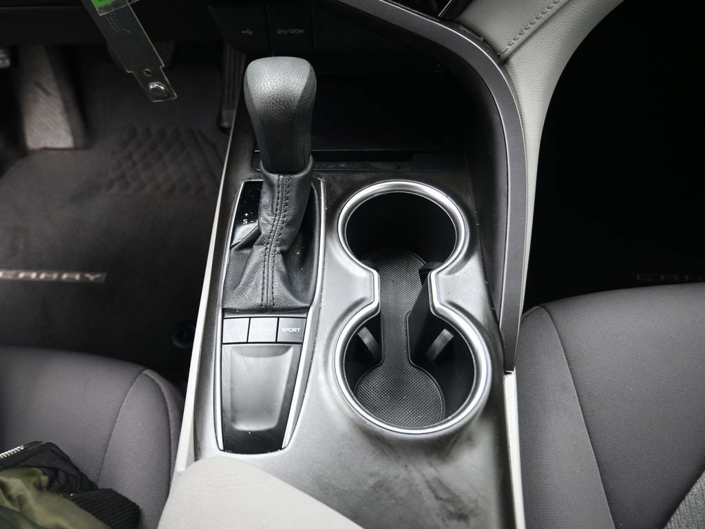 Used 2023 Toyota Camry LE image 9