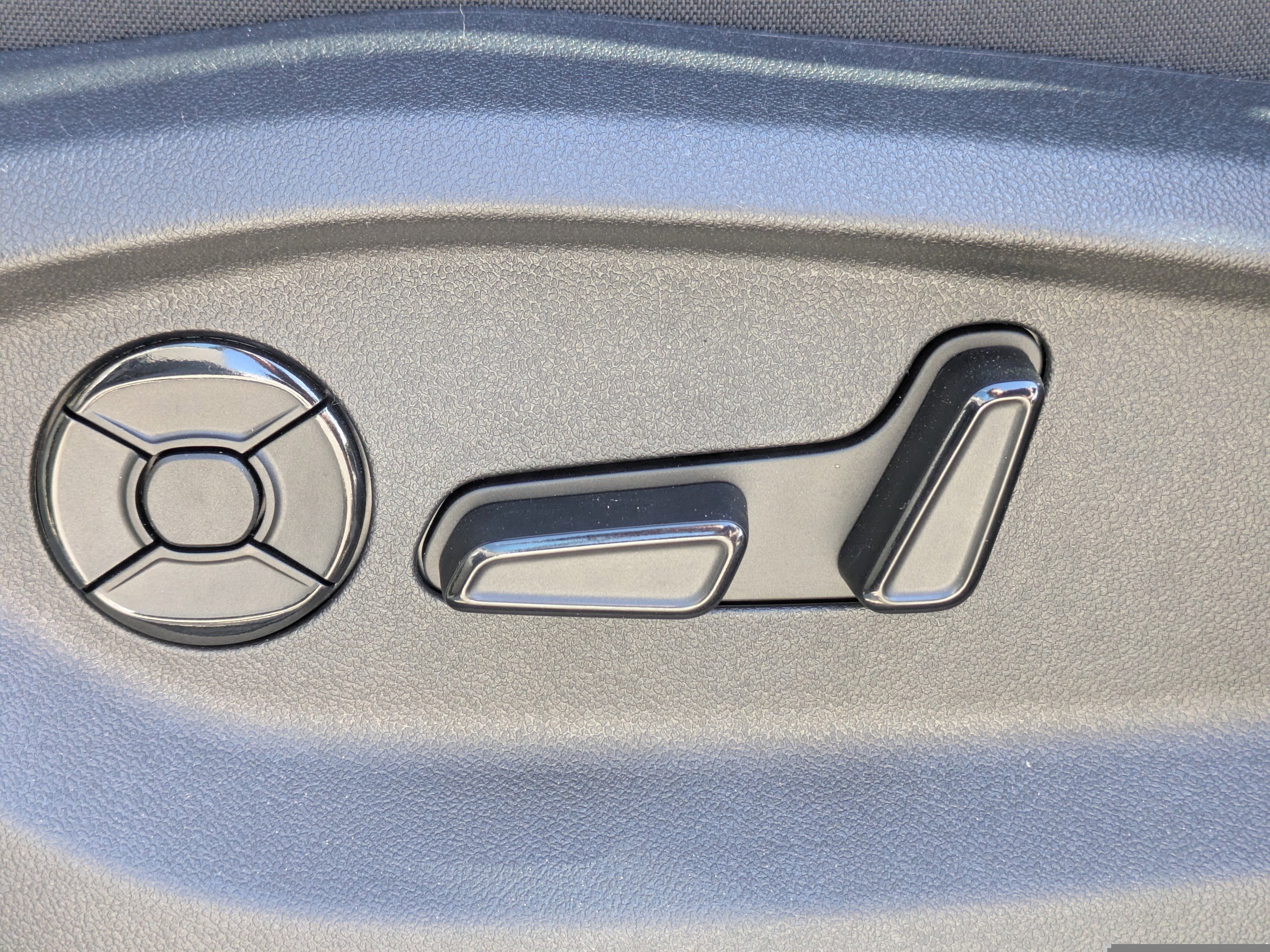 New 2026 Volkswagen Tiguan SE R-Line image 21