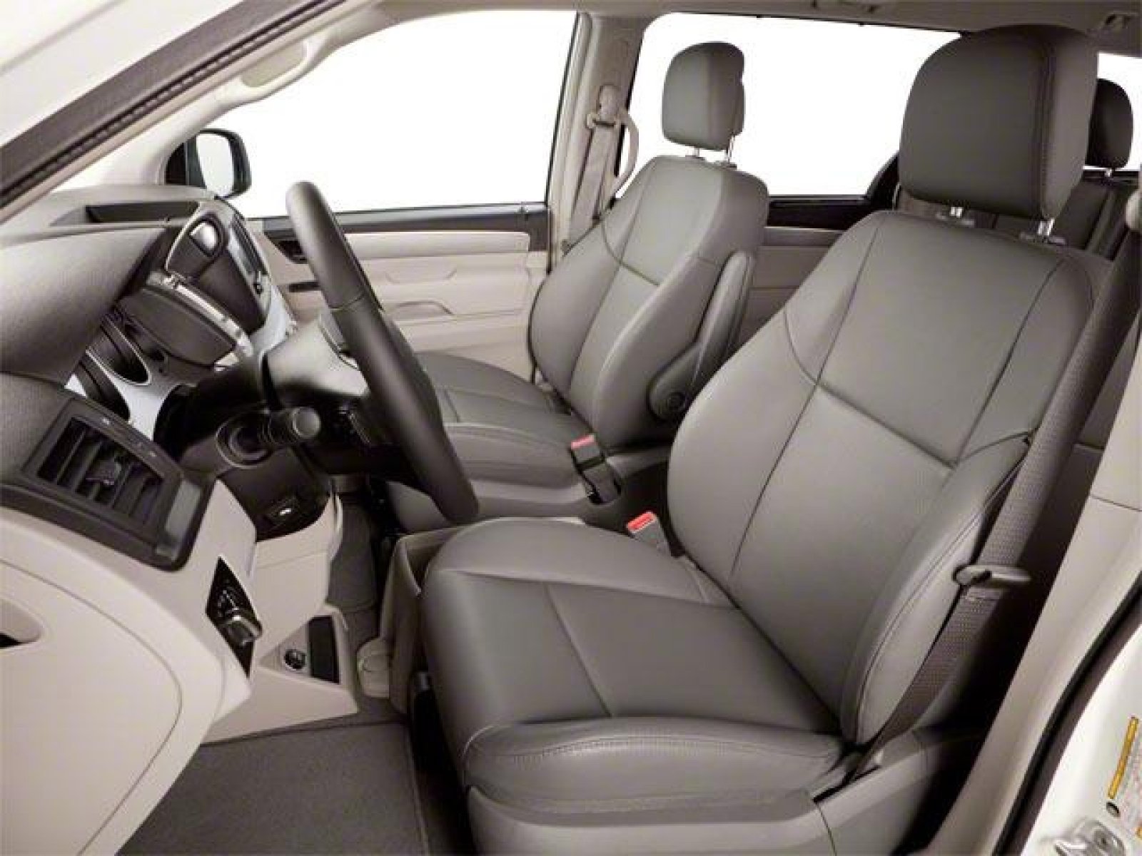 Used 2010 Volkswagen Routan SE FWD image 6