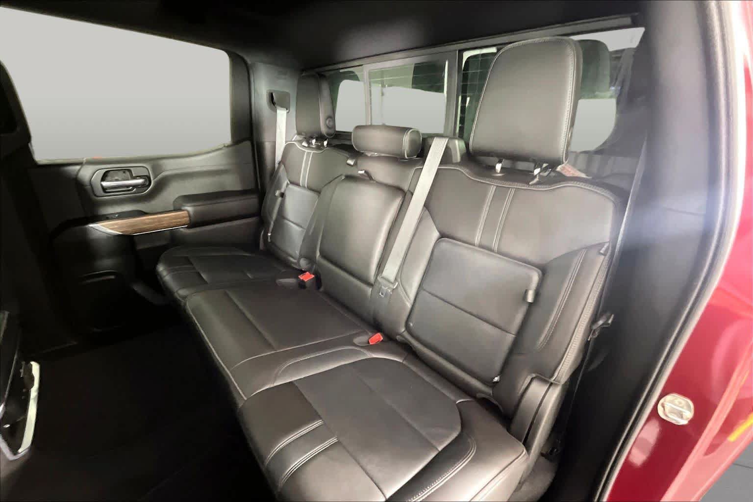 Used 2019 Chevrolet Silverado 1500 High Country w/ Technology Package RWD image 18