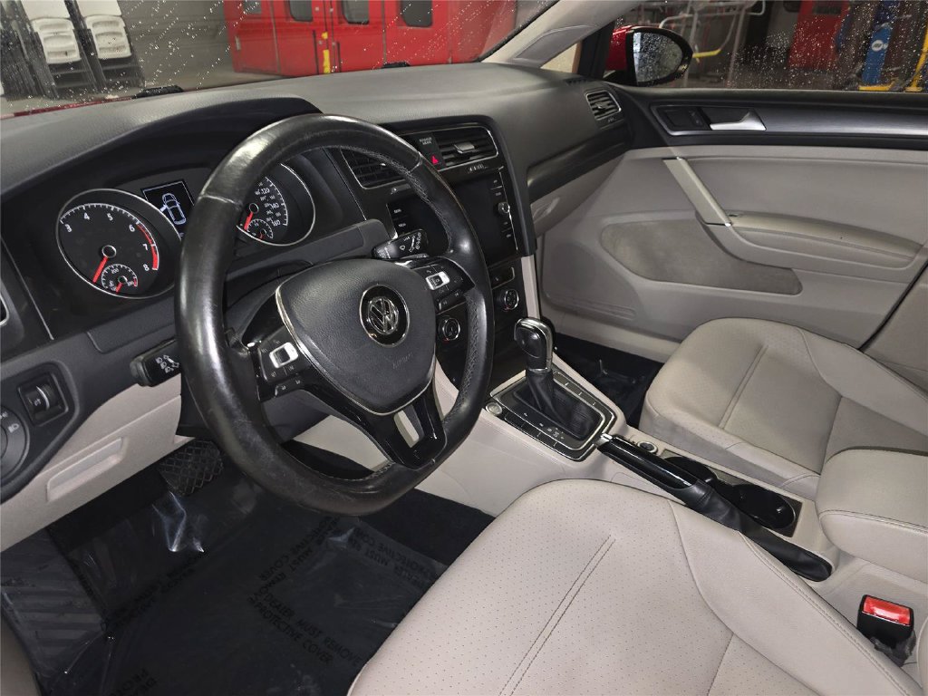 Used 2018 Volkswagen Golf SE FWD image 15