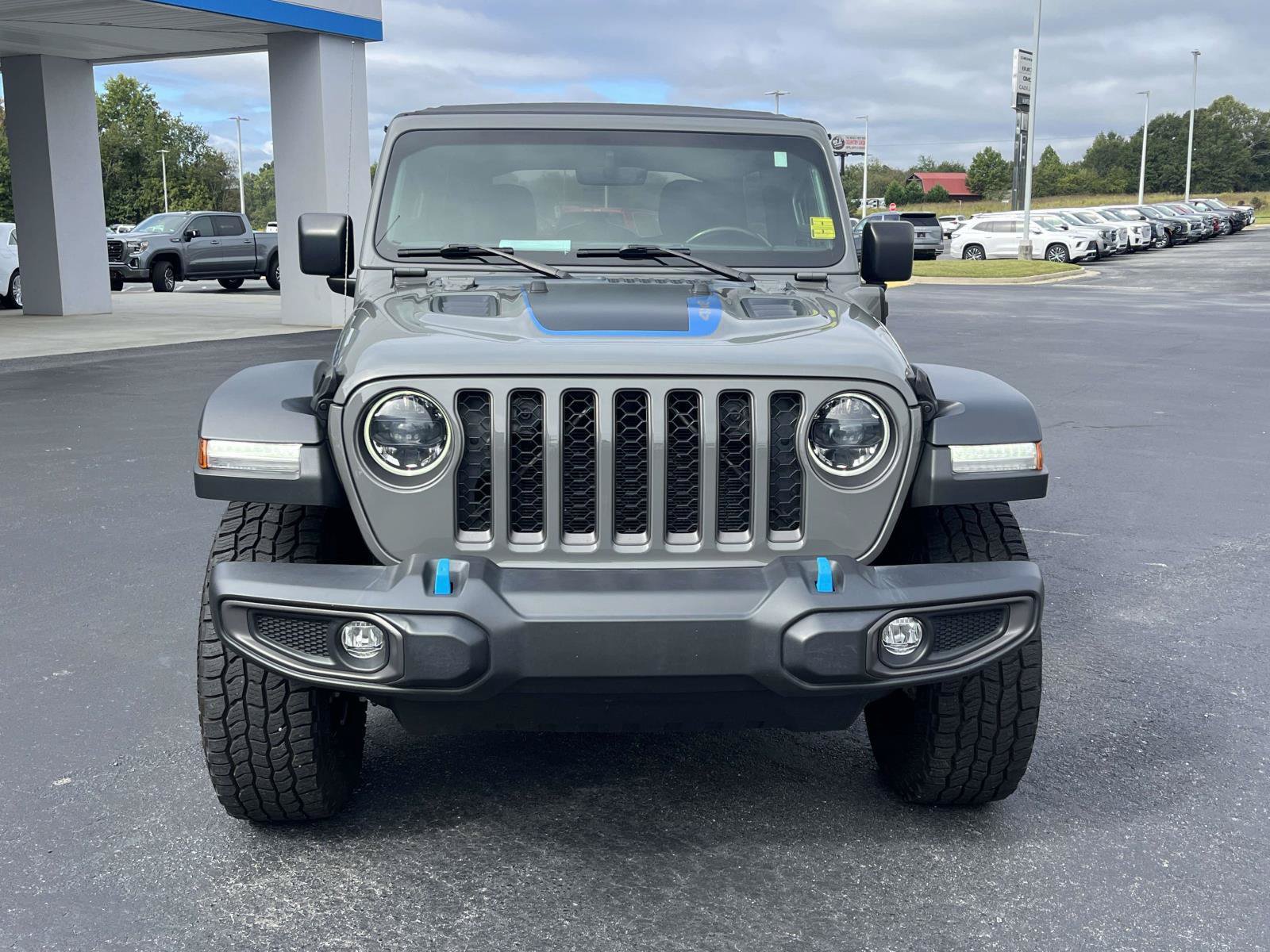 Used 2023 Jeep Wrangler Unlimited Rubicon 4xe w/ Cold Weather Group AWD/4WD image 8