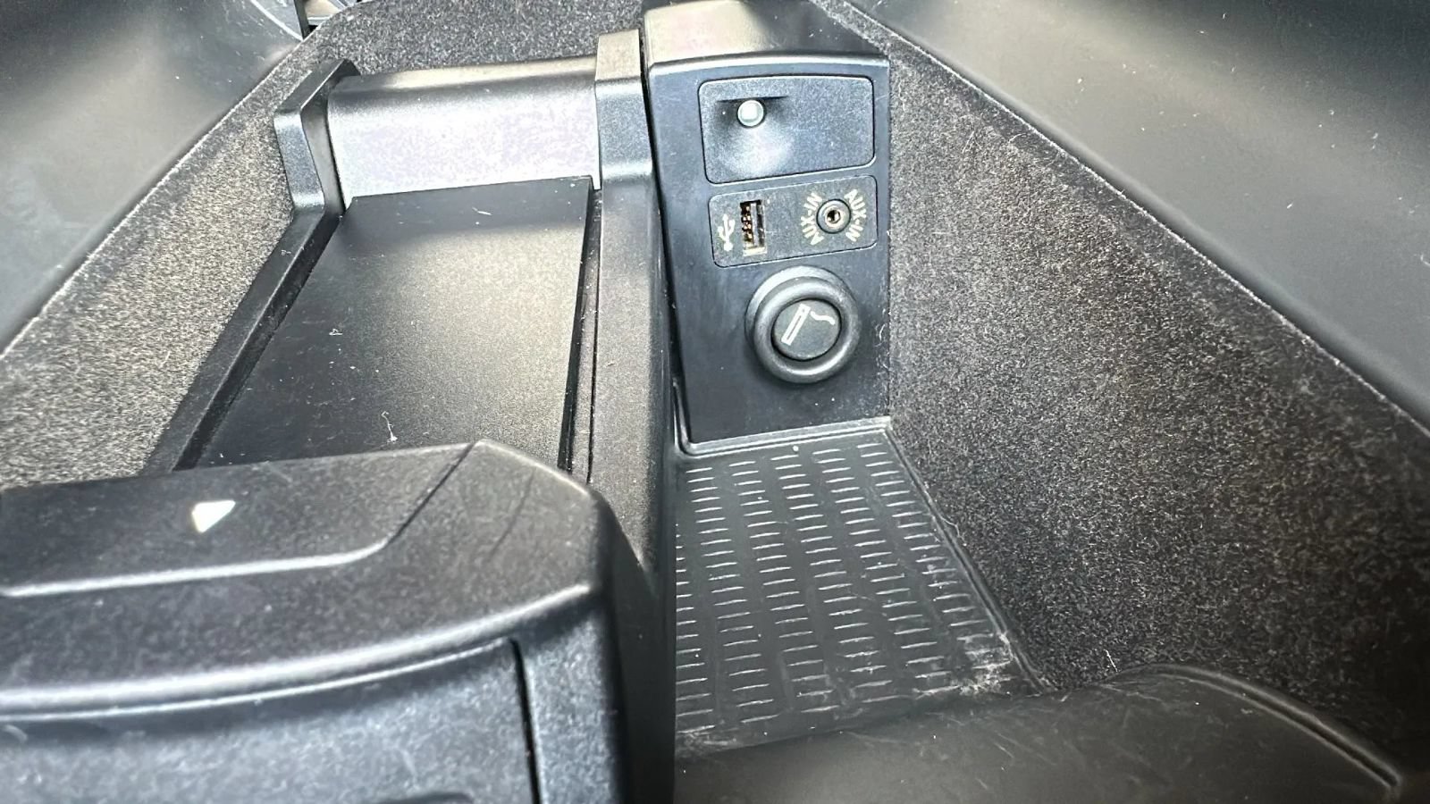 Used 2014 BMW 740i RWD image 25